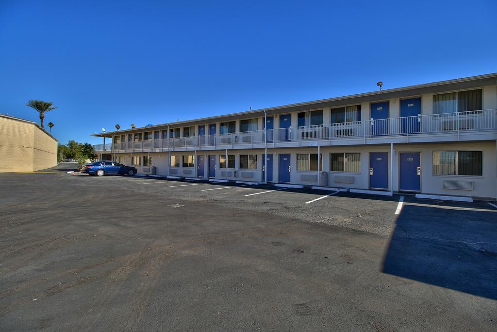 Motel 6-Youngtown, Az - Phoenix - Sun City Екстериор снимка