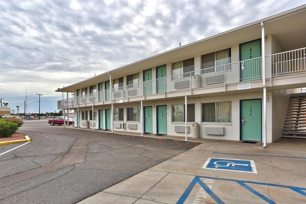 Motel 6-Youngtown, Az - Phoenix - Sun City Екстериор снимка