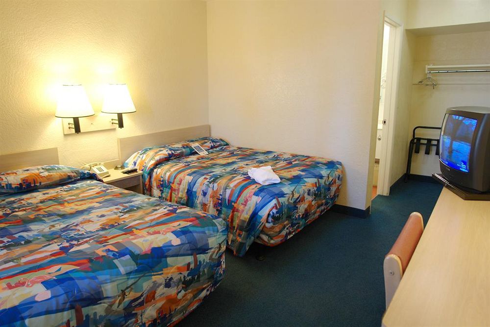 Motel 6-Youngtown, Az - Phoenix - Sun City Екстериор снимка