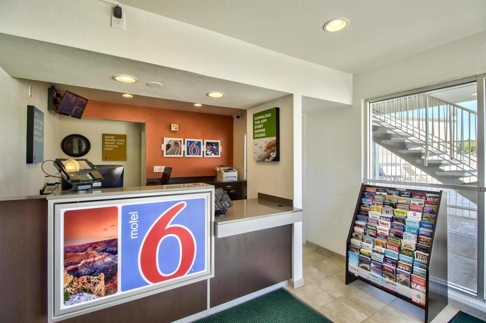 Motel 6-Youngtown, Az - Phoenix - Sun City Екстериор снимка