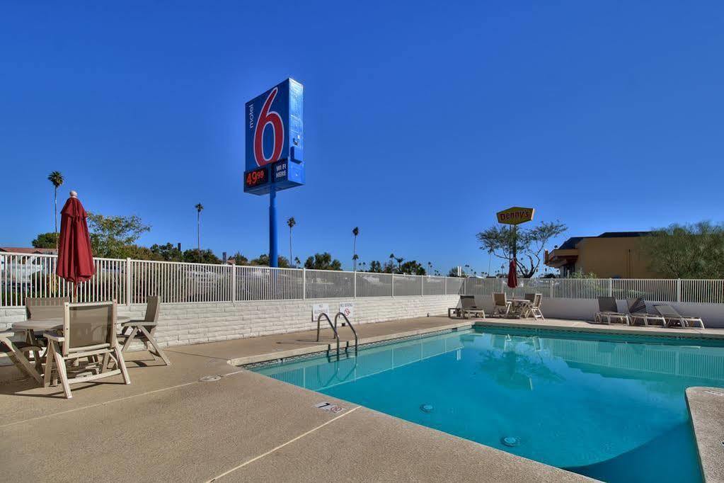 Motel 6-Youngtown, Az - Phoenix - Sun City Екстериор снимка